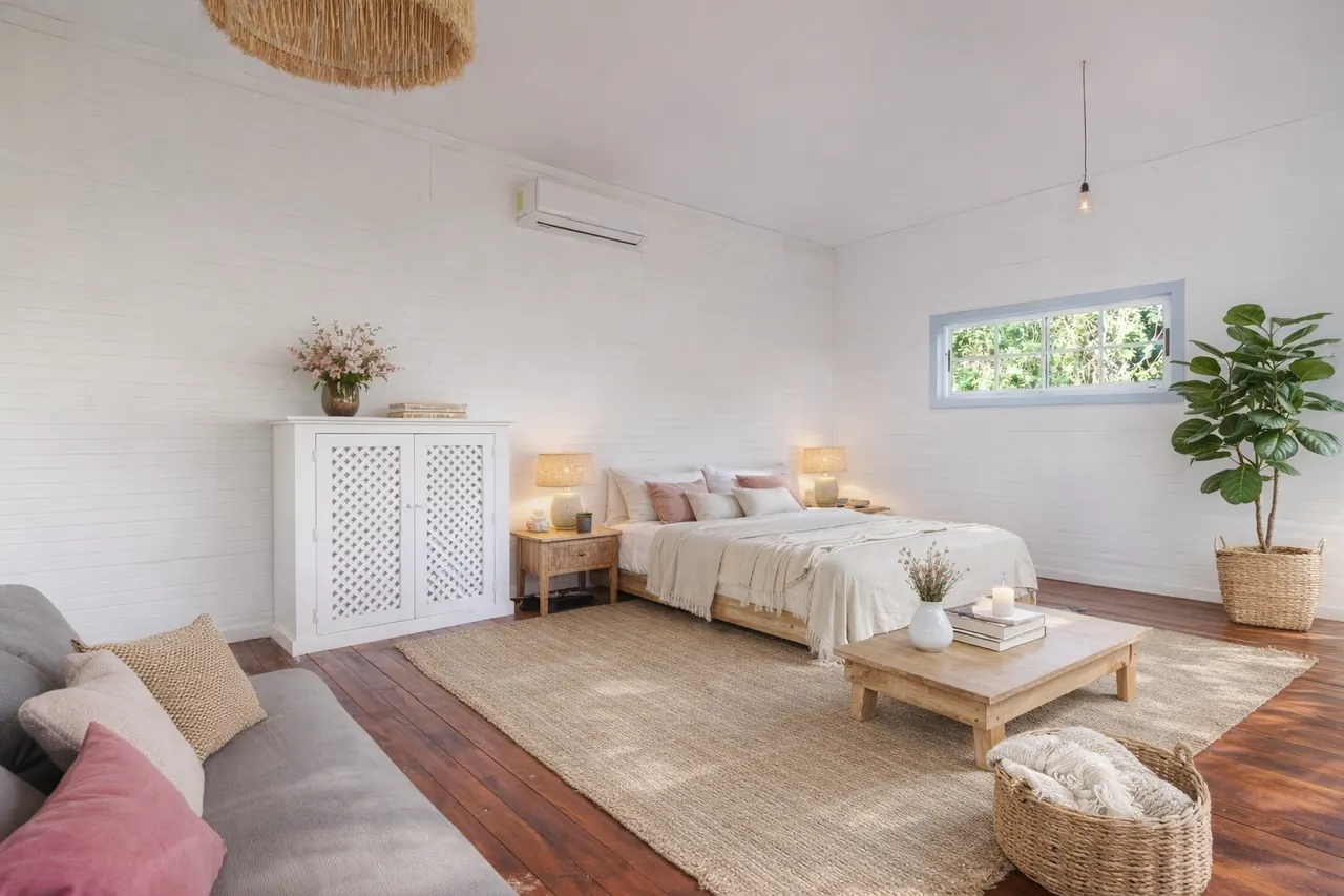 The separate Surf Shack guest house at Villa Raya